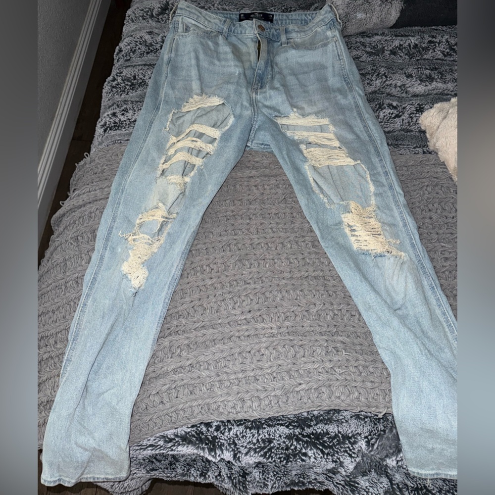 hollister ripped jeans